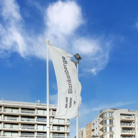 Flat By Seafront And Shopping Center, Cleaning Included Blankenberge