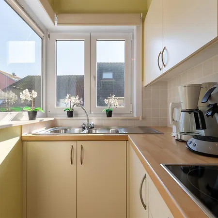 Flat By Seafront And Shopping Center, Cleaning Included Apartment *